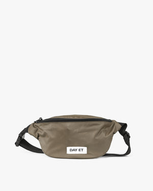 Day Gweneth RE-S Bum