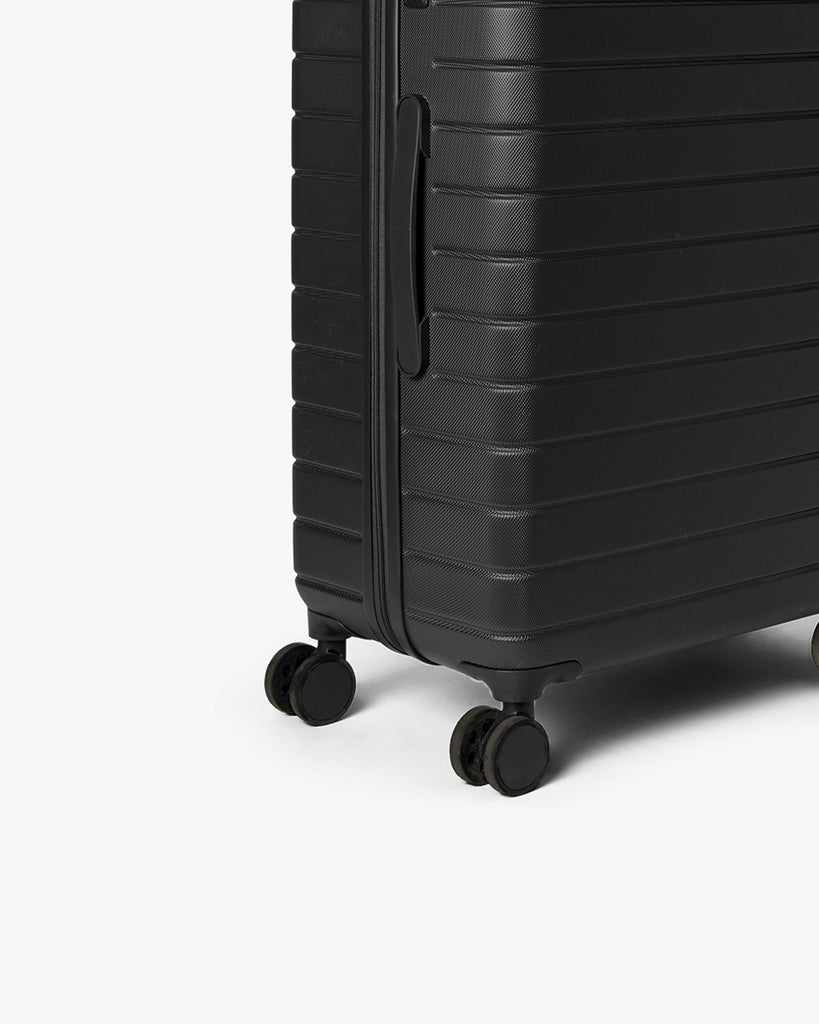 DAY ET Suitcase 2psWheels 24" 28"